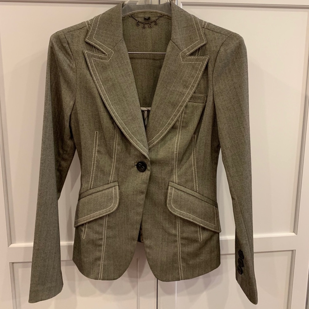 Bebe grey suit with faint herringbone pattern